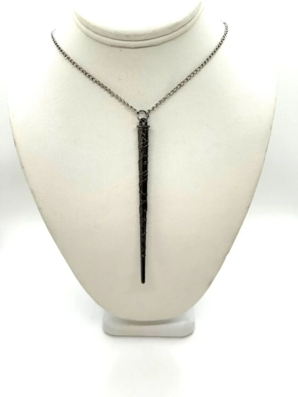 Magic Wand Necklace Silvertone Vine Leaf Pendant Wizard Witch Cosplay Costume